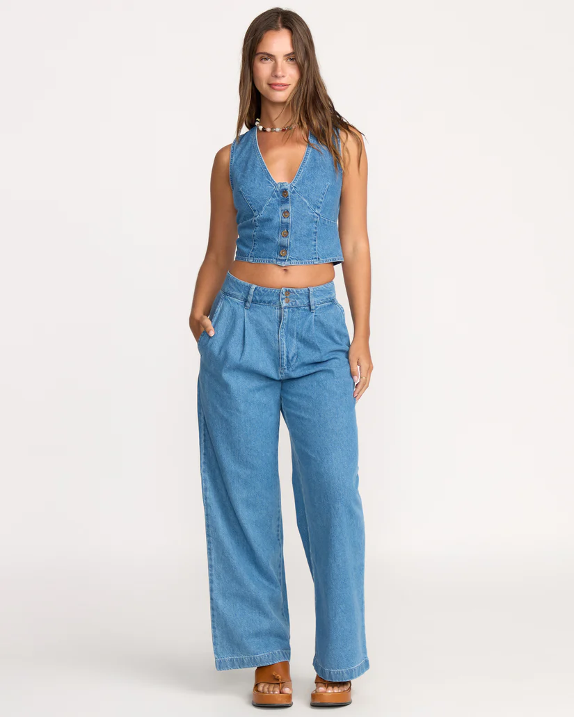 indigoskiestop4_billabong